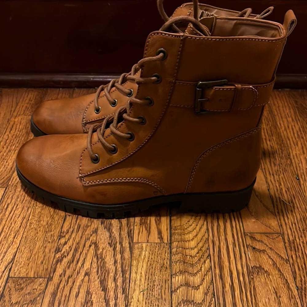These are brown shoes from kohl’s they are cute for winter or fashion wear.